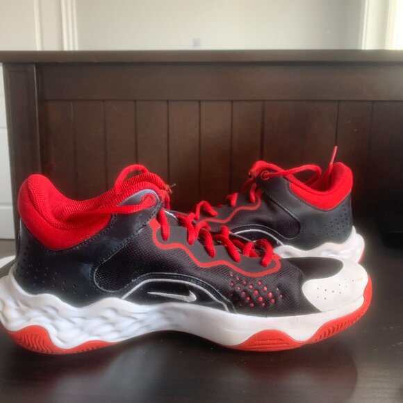 Nike basketball shoes - Picture 2 of 5